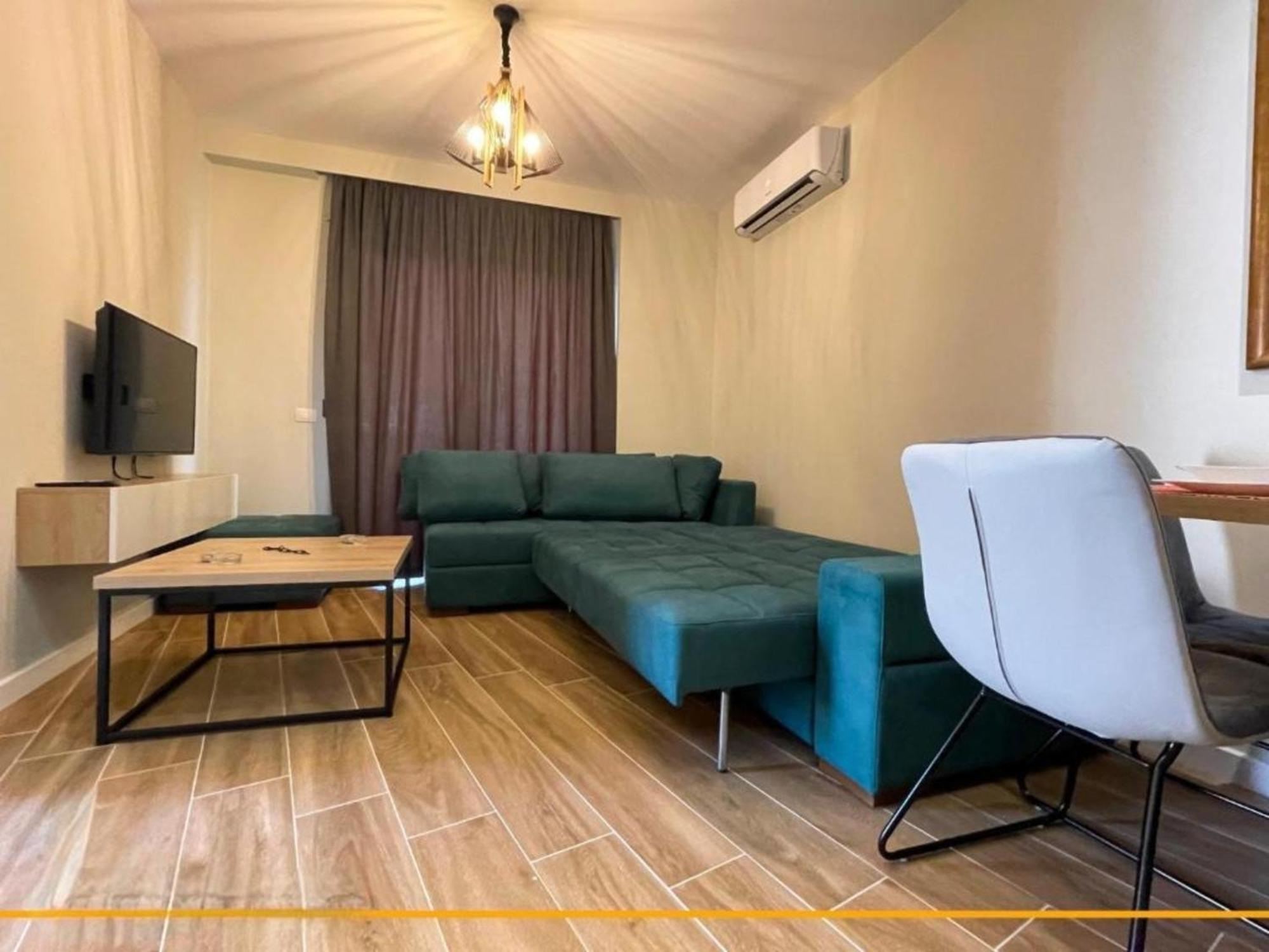 Flori Apartments Sarandë Exteriör bild