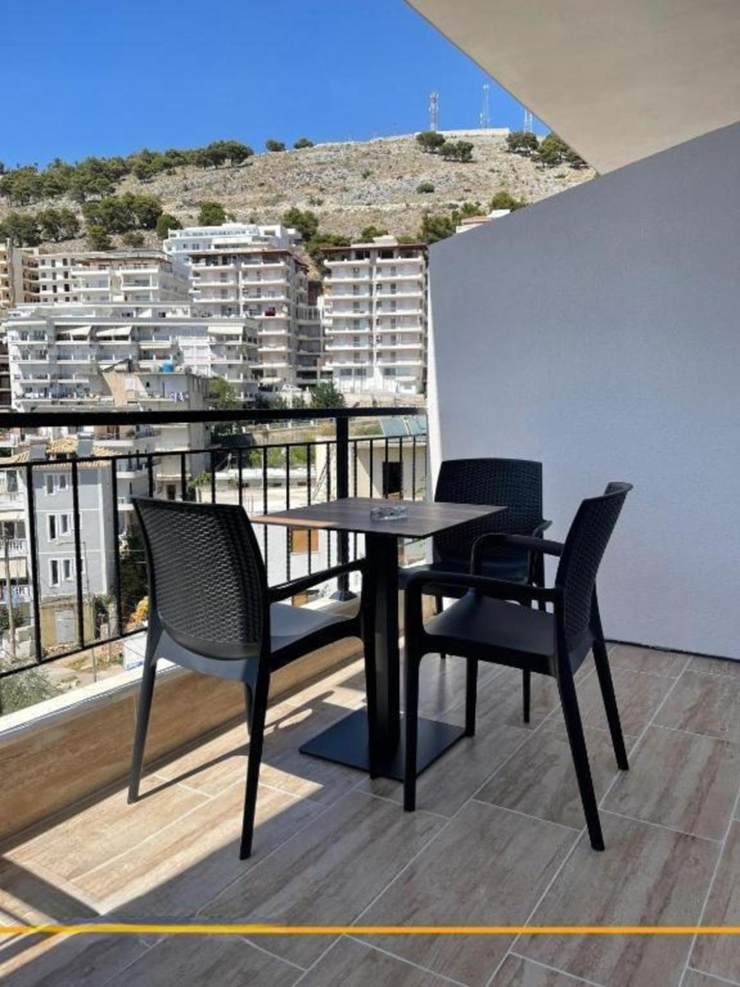 Flori Apartments Sarandë Exteriör bild