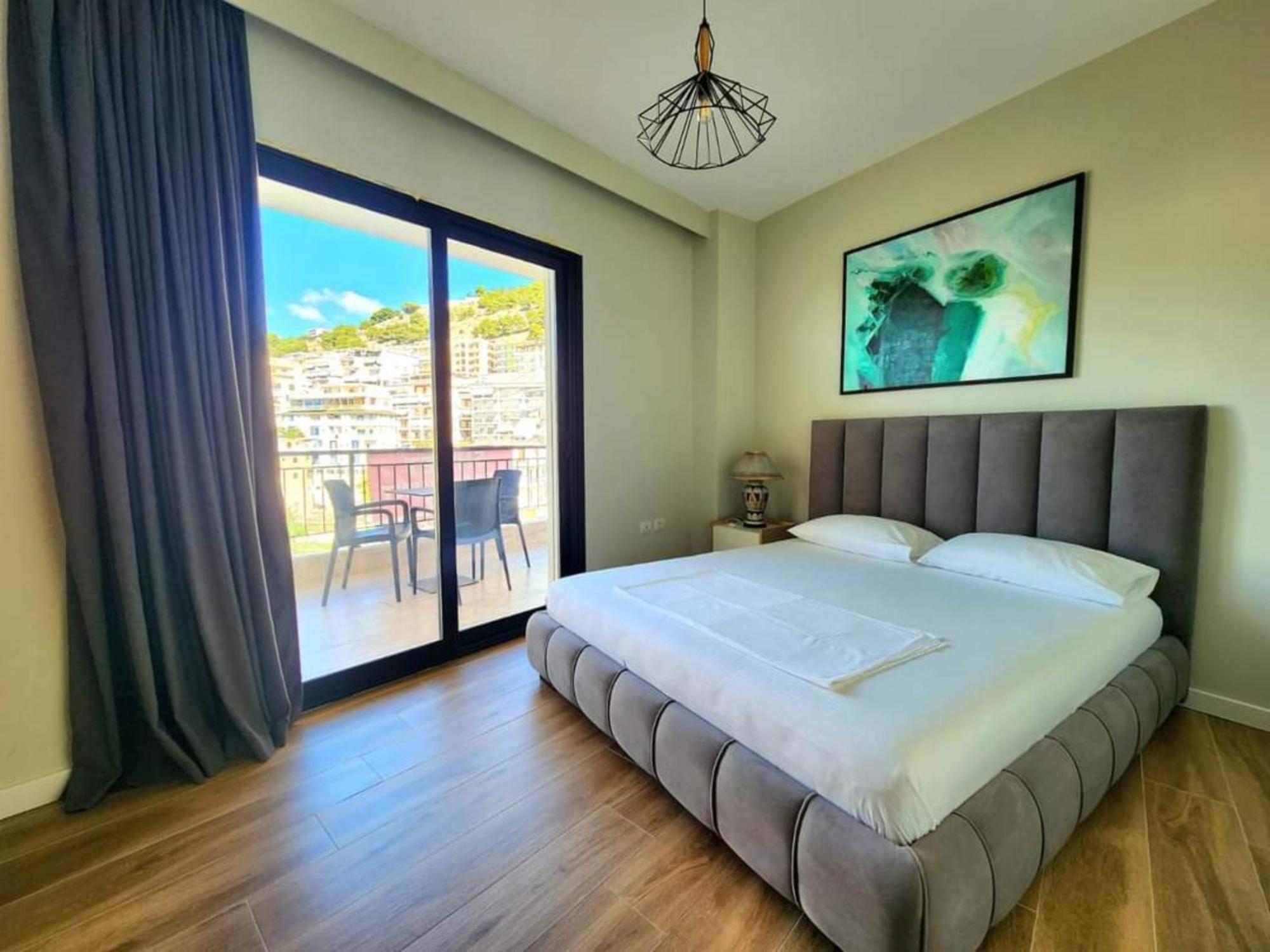 Flori Apartments Sarandë Exteriör bild